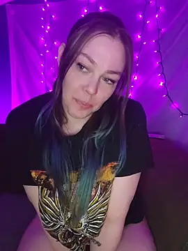 EverlyEster online show from March 22, 10:11 pm