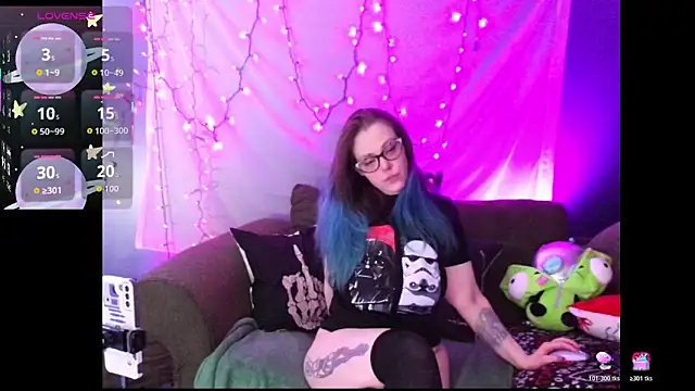 EverlyEster online show from February 14, 3:51 am