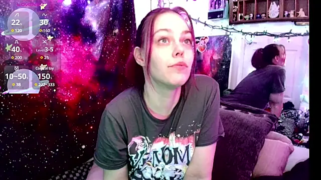 EverlyEster online show from January 19, 10:28 am