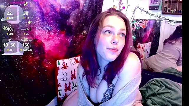 EverlyEster online show from February 4, 6:38 pm