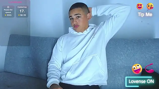 Latino Junge online show from January 7, 11:48 am