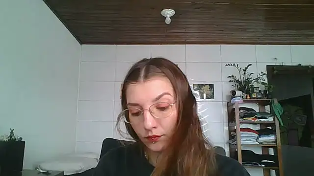 Snapshot of SweetyBabyDemon chatting on October 9, 1:44 pm SweetyBabyDemon online show from October 9, 1:44 pm