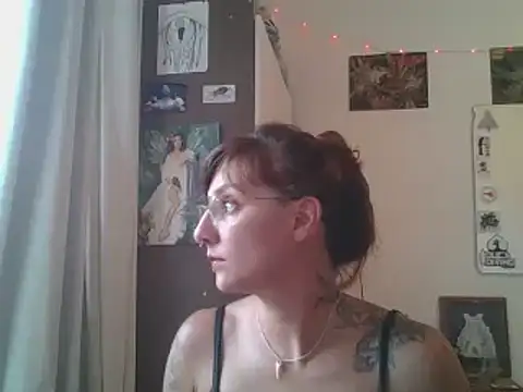 Snapshot of SweetyBabyDemon chatting on February 5, 9:40 pm SweetyBabyDemon online show from February 5, 9:40 pm