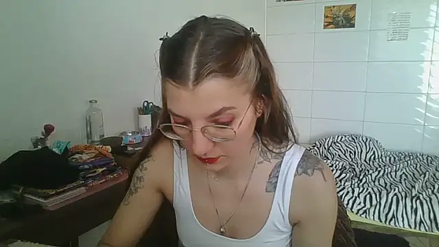 SweetyBabyDemon online show from November 6, 1:04 pm