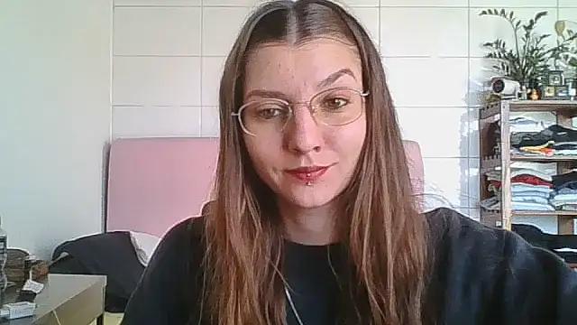 Snapshot of SweetyBabyDemon chatting on October 8, 2:07 pm SweetyBabyDemon online show from October 8, 2:07 pm