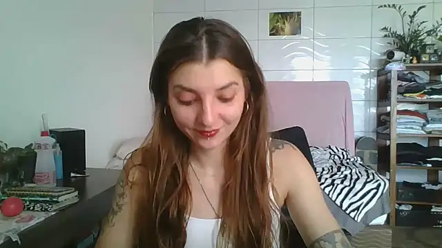 Snapshot of SweetyBabyDemon chatting on October 13, 1:45 pm SweetyBabyDemon online show from October 13, 1:45 pm