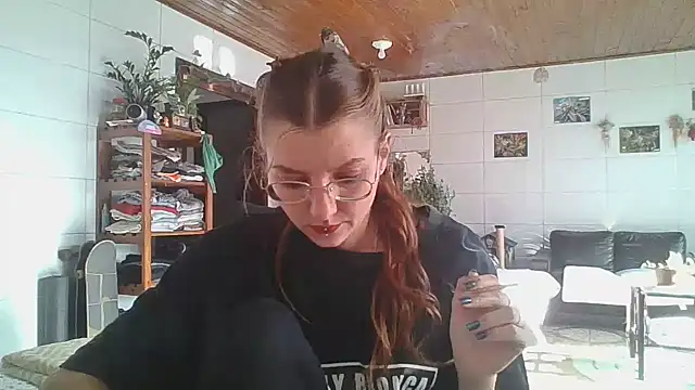 Snapshot of SweetyBabyDemon chatting on October 19, 7:16 pm SweetyBabyDemon online show from October 19, 7:16 pm