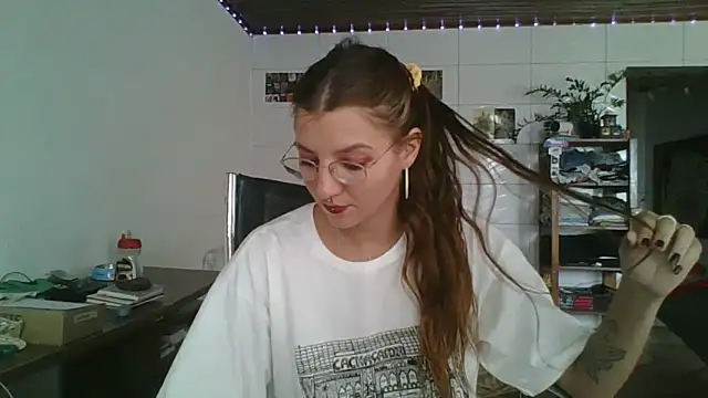 SweetyBabyDemon online show from April 12, 4:54 pm