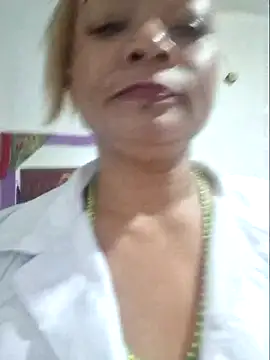 gatadeojosclaros online show from March 1, 3:38 pm