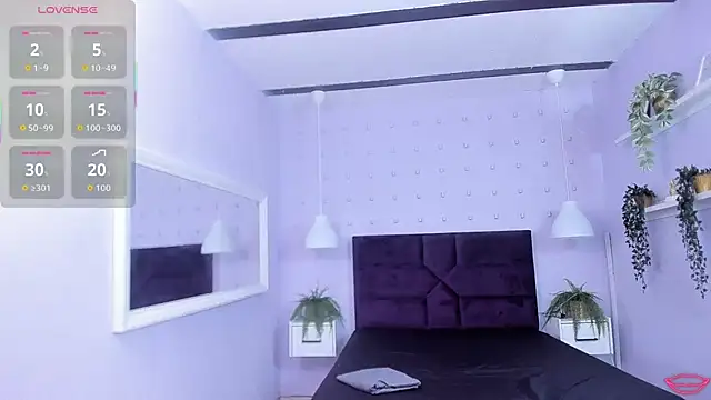 BrianaHazel online show from September 10, 11:59 pm