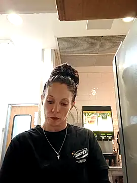 gorgeous11 online show from March 18, 9:01 am