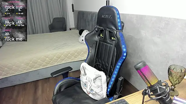 MCfly 11 online show from April 10, 8:16 pm