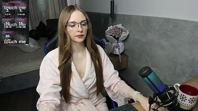 MCfly 11 online show from February 22, 1:24 pm