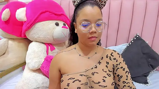 ISABELLA 020 online show from November 8, 2:31 pm