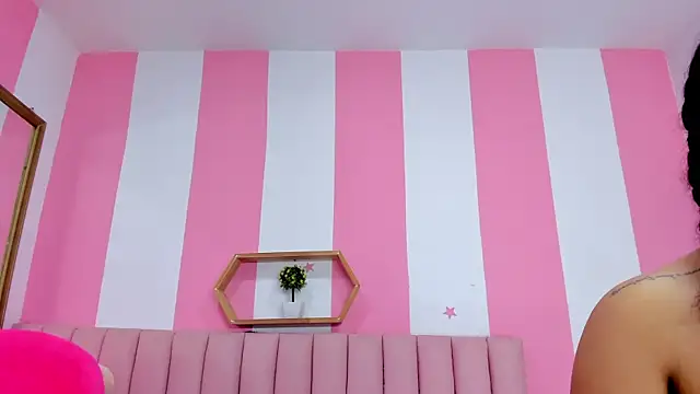 ISABELLA 020 online show from February 4, 12:33 pm