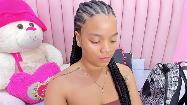 ISABELLA 020 online show from April 6, 4:52 pm