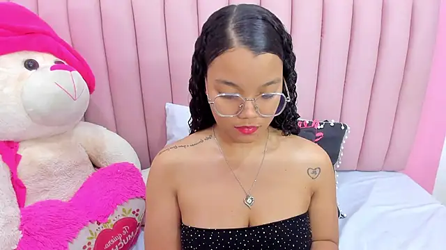 ISABELLA 020 online show from February 13, 1:00 pm