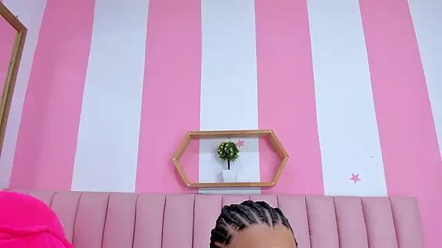 ISABELLA 020 online show from April 7, 12:18 pm