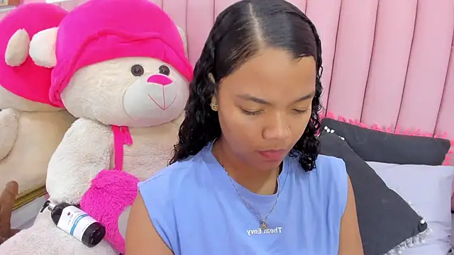 ISABELLA 020 online show from March 31, 2:19 pm