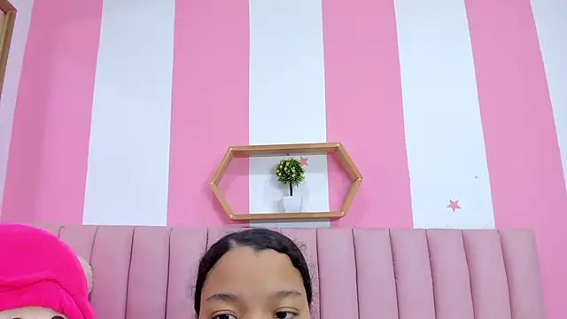 ISABELLA 020 online show from February 11, 12:49 pm