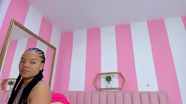 ISABELLA 020 online show from April 4, 12:01 pm