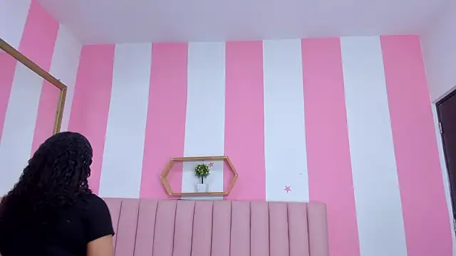 ISABELLA 020 online show from February 16, 1:10 pm