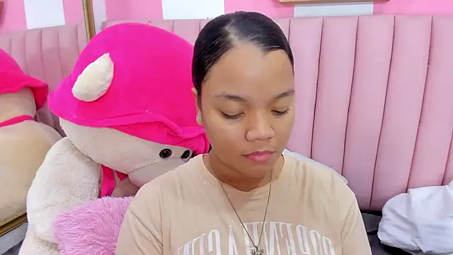 ISABELLA 020 online show from December 15, 12:44 pm