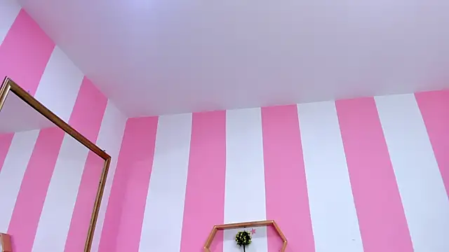 ISABELLA 020 online show from April 28, 12:42 pm