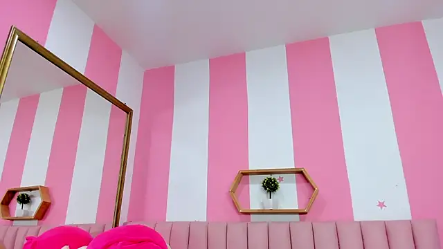 ISABELLA 020 online show from November 14, 2:10 pm