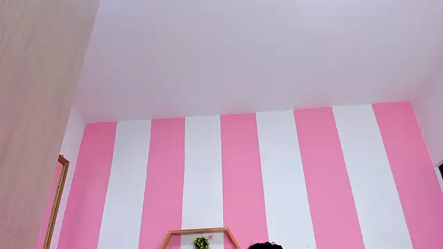 ISABELLA 020 online show from February 7, 12:57 pm