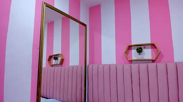 ISABELLA 020 online show from October 27, 1:34 pm