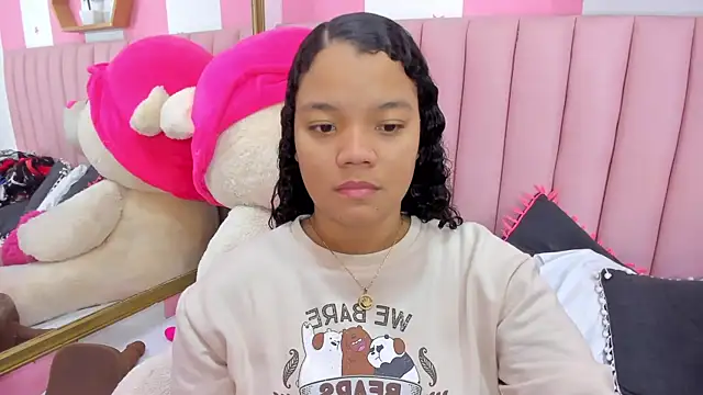 ISABELLA 020 online show from December 16, 12:20 pm