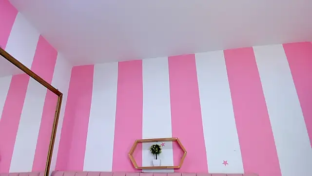 ISABELLA 020 online show from April 13, 12:09 pm