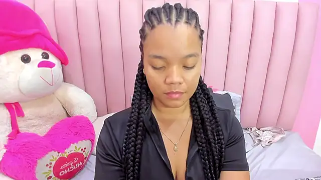 ISABELLA 020 online show from April 10, 1:18 pm