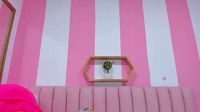 ISABELLA 020 online show from October 30, 2:25 pm