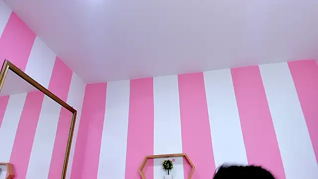 ISABELLA 020 online show from February 10, 12:48 pm