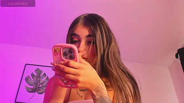 Snapshot of Andrea_flow chatting on February 4, 1:38 pm Andrea flow online show from February 4, 1:38 pm