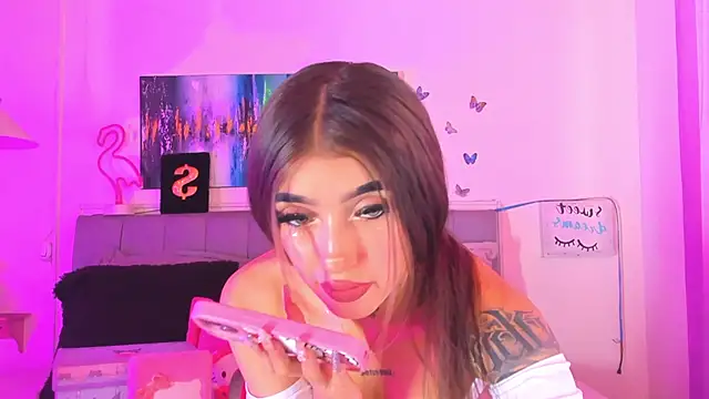 Snapshot of Andrea_flow chatting on January 11, 2:47 pm Andrea flow online show from January 11, 2:47 pm