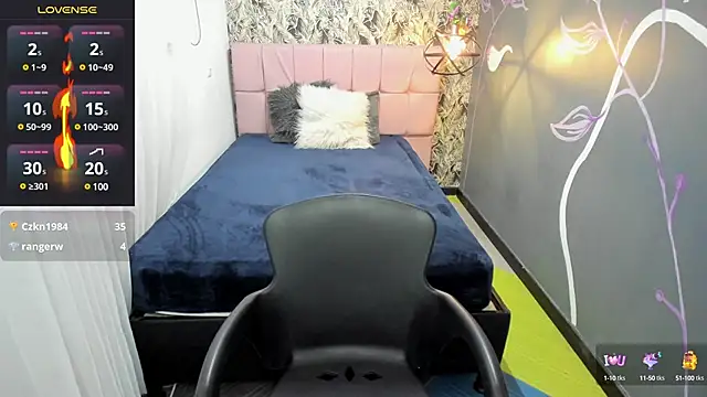 EmmaaEvans  online show from February 17, 2:49 pm