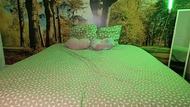 Snapshot of Dreamy_candy69 chatting on November 23, 12:42 am Dreamy candy69 online show from November 23, 12:42 am