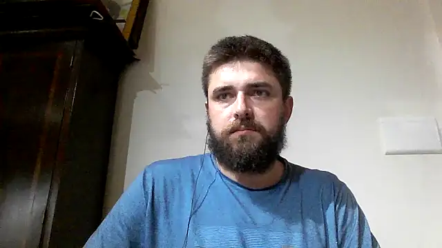 Snapshot of Dat1994 chatting on February 3, 4:31 pm Dat1994 online show from February 3, 4:31 pm