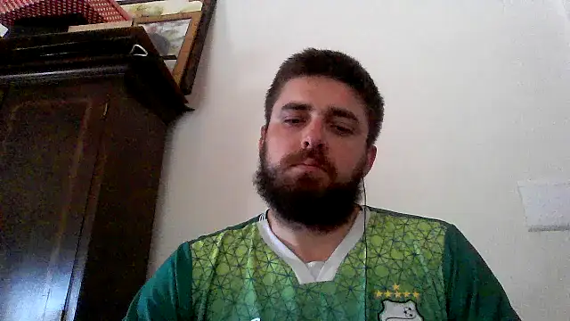 Snapshot of Dat1994 chatting on February 5, 12:06 pm Dat1994 online show from February 5, 12:06 pm