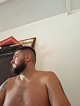 Snapshot of Dat1994 chatting on February 13, 8:45 pm Dat1994 online show from February 13, 8:45 pm