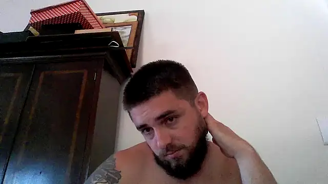 Snapshot of Dat1994 chatting on February 20, 2:46 pm Dat1994 online show from February 20, 2:46 pm