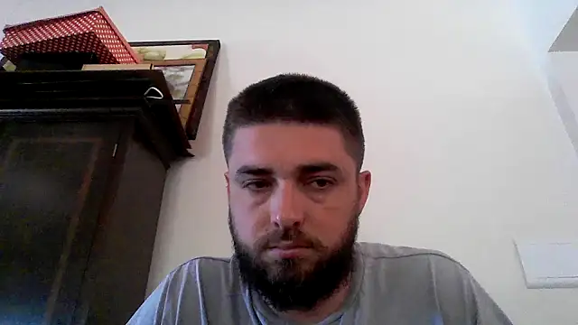 Snapshot of Dat1994 chatting on February 18, 1:55 pm Dat1994 online show from February 18, 1:55 pm