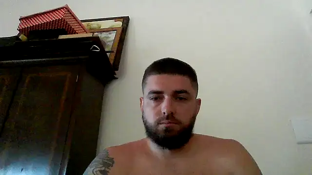 Snapshot of Dat1994 chatting on February 11, 11:31 am Dat1994 online show from February 11, 11:31 am