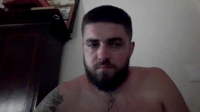 Snapshot of Dat1994 chatting on February 17, 8:06 pm Dat1994 online show from February 17, 8:06 pm