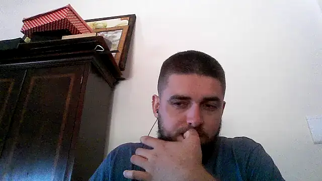 Snapshot of Dat1994 chatting on February 10, 4:58 pm Dat1994 online show from February 10, 4:58 pm