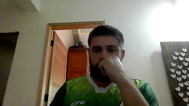 Snapshot of Dat1994 chatting on March 3, 2:49 pm Dat1994 online show from March 3, 2:49 pm