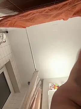 Snapshot of susilover6969x6969 chatting on December 23, 12:03 am susilover6969x6969 online show from December 23, 12:03 am